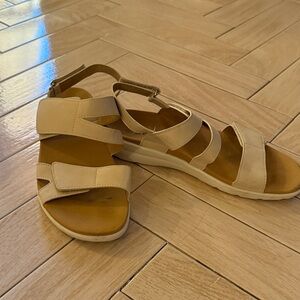 Women's Cream Walking Sandals